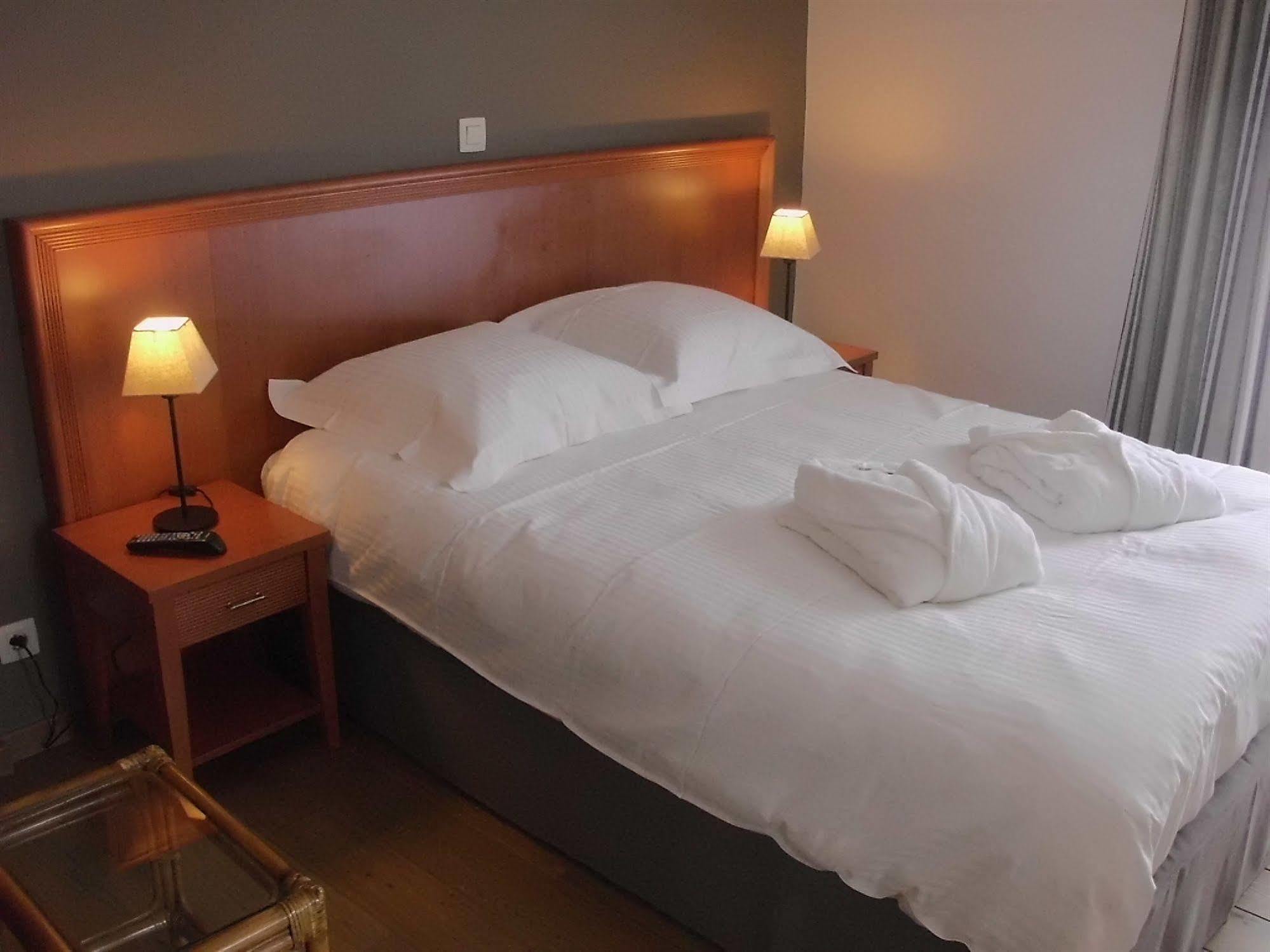 Hotel Le Fournil 르뒤 외부 사진