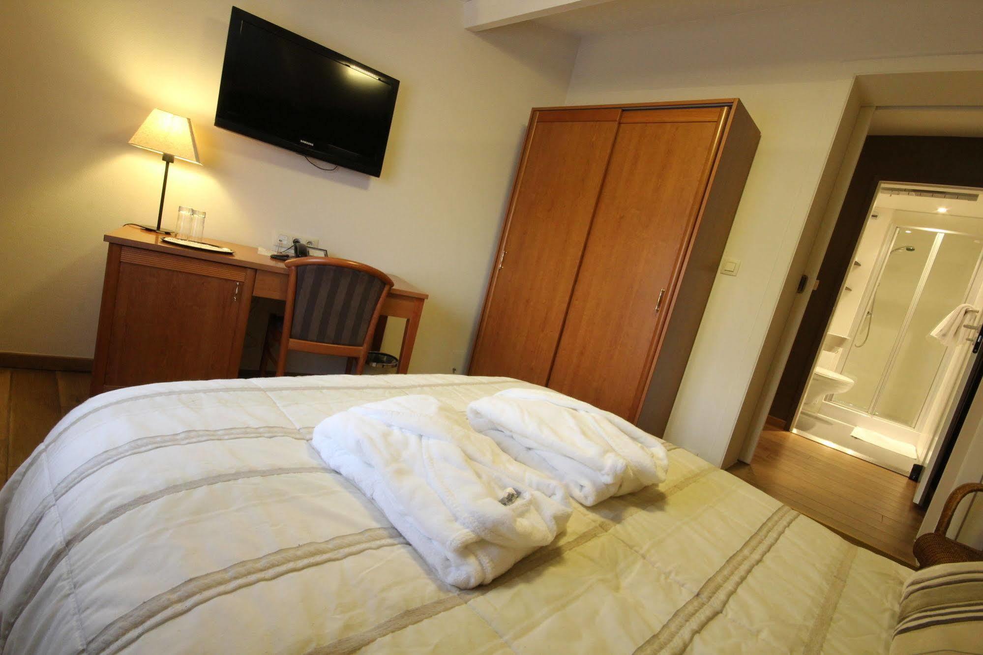 Hotel Le Fournil 르뒤 외부 사진